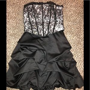 White/Black Lace/Black Homecoming/Prom dress